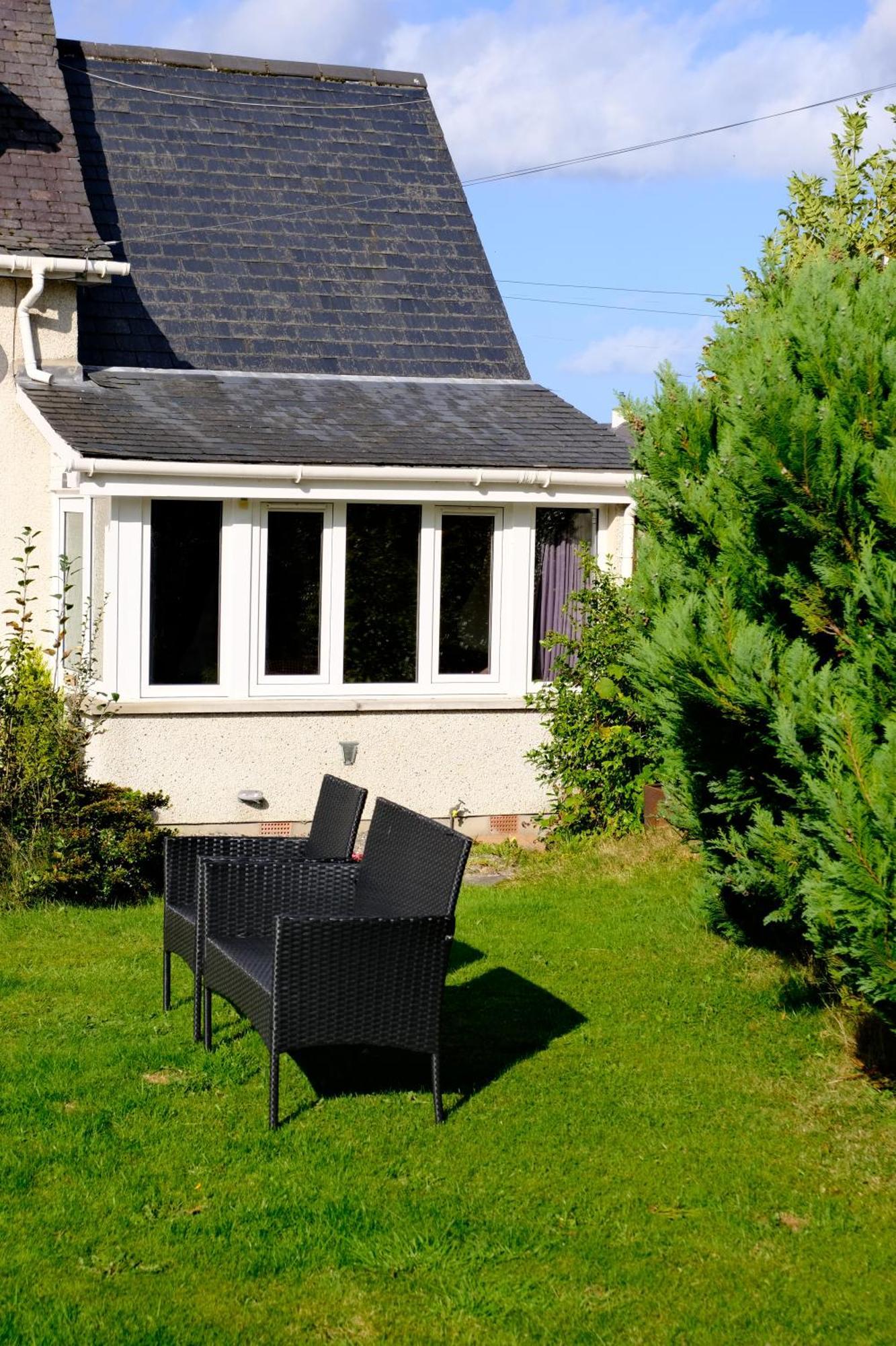 Lovely 1-Bedroom Apartment With Free Parking Inverness Exterior photo